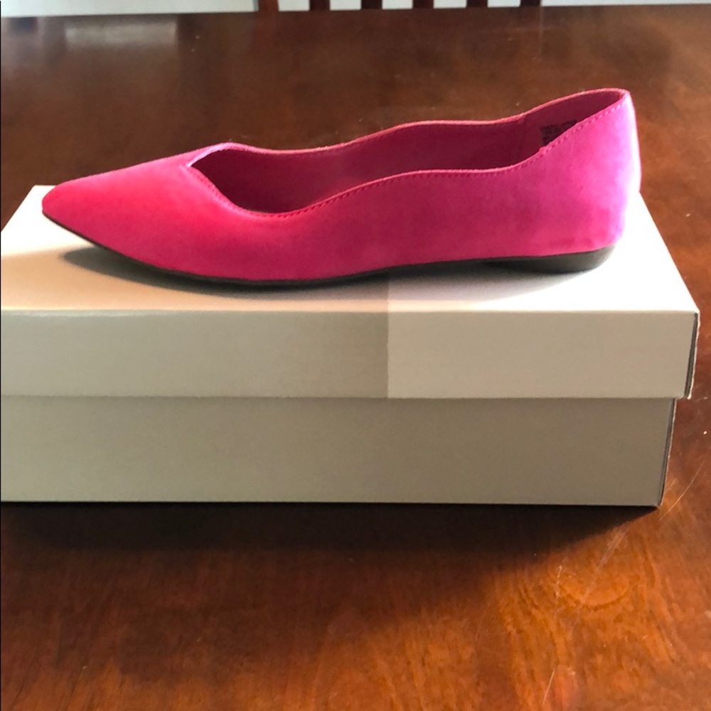 🆕NWT Hot pink BP. Faux suede Flats 6 1/2 runs big - Picture 5 of 8